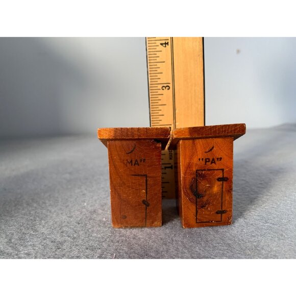 Vintage "Ma" & "Pa" Outhouse Wooden Salt & Pepper Shakers - Picture 7 of 8